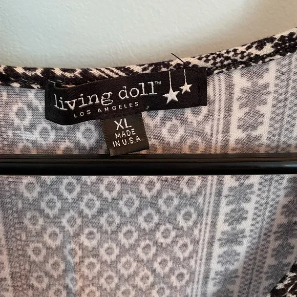 Patterned Top - Picture 2 of 2